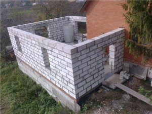 Строительство пристроек к дому из пеноблоков